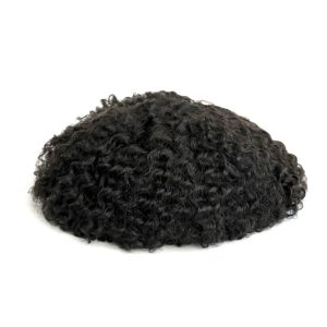 Modelo de postizo afro